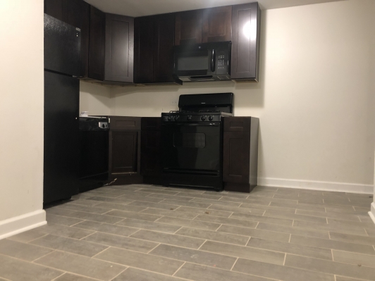 4054 bw kitchen 2.jpg