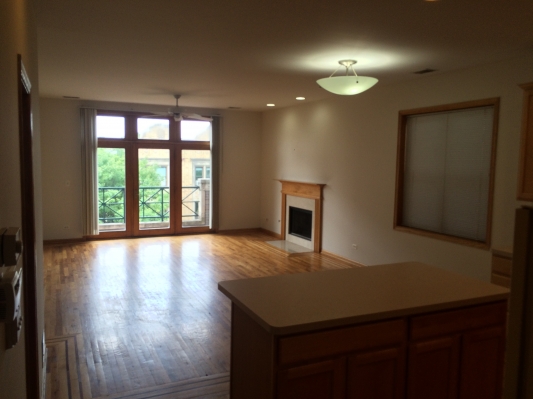 4049-4 living room 2.JPG