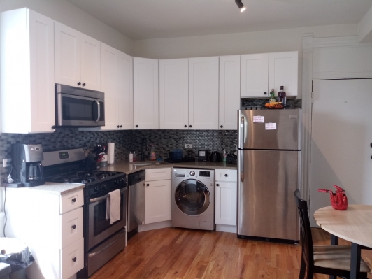 847 N Wimchester kitchen.jpg