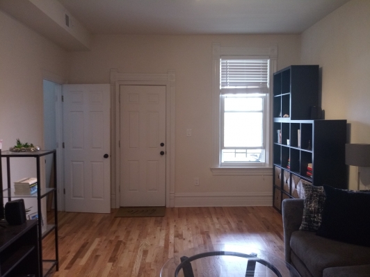 847 N Wimchester living area 2.jpg